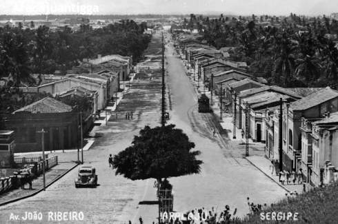 Av. João Ribeiro - 1920 (imagem disponível em aracajuantigga.blogspot.com.br)